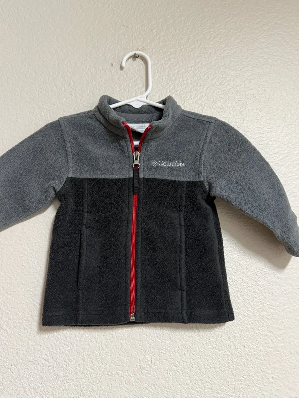 Columbia Two-Tone Gray Kids' Fleece Jacket with Red Zipper
